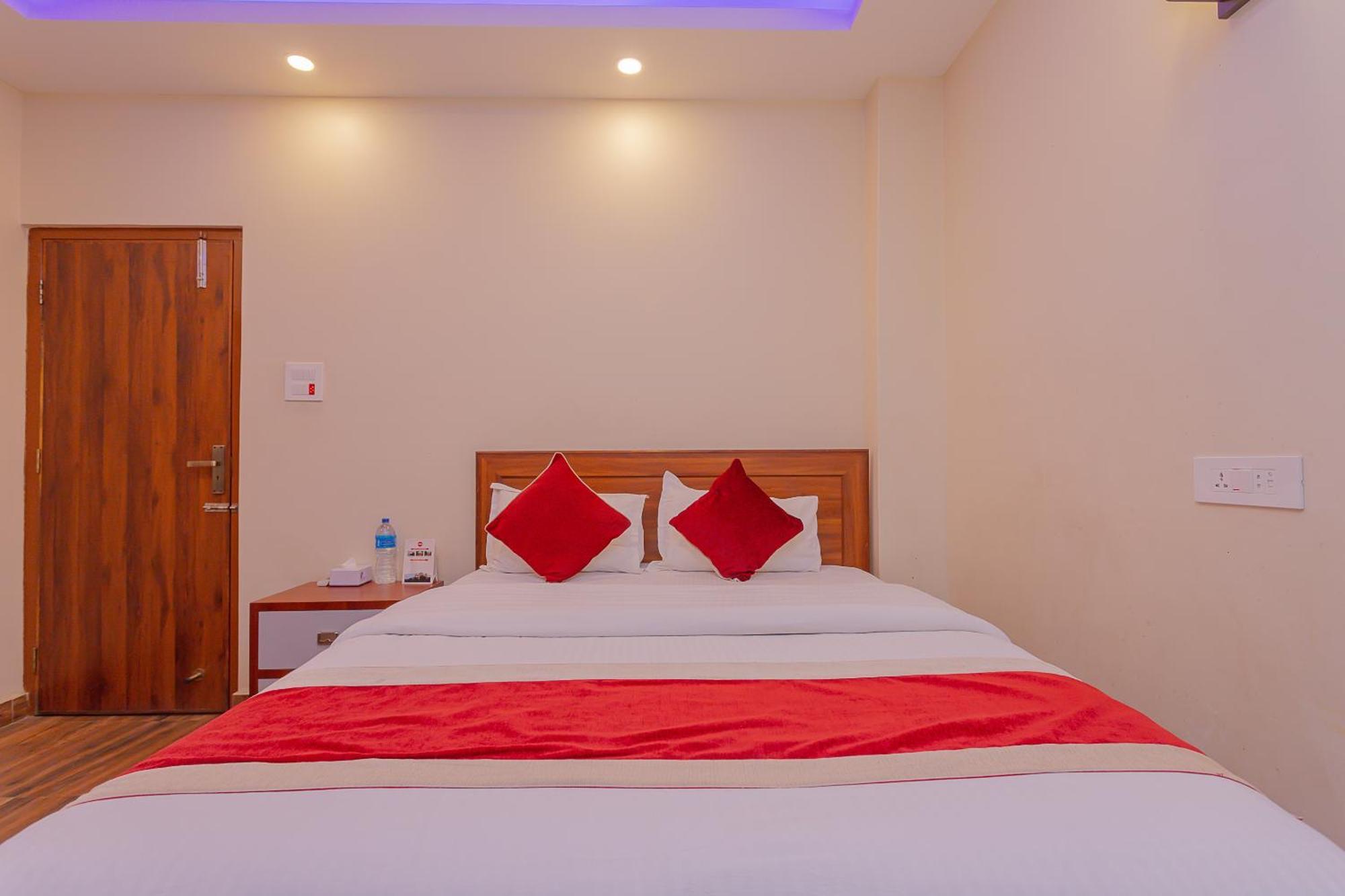 Oyo 799 Hotel Tik Tok Pvt Ltd. Kathmandu Exterior photo