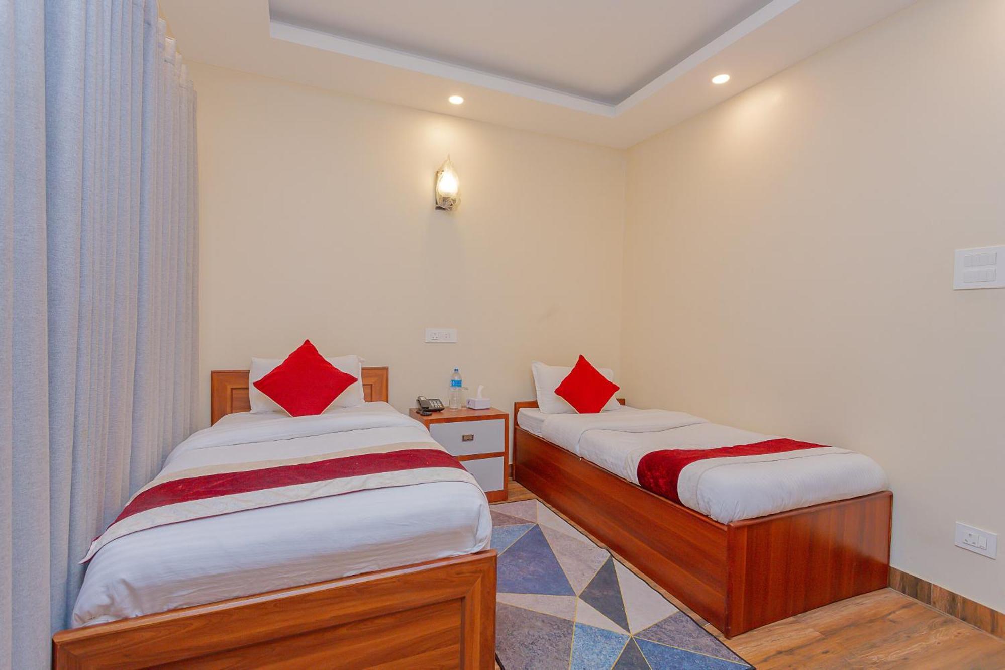 Oyo 799 Hotel Tik Tok Pvt Ltd. Kathmandu Exterior photo