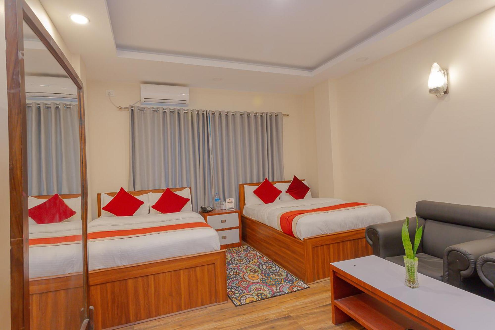 Oyo 799 Hotel Tik Tok Pvt Ltd. Kathmandu Exterior photo