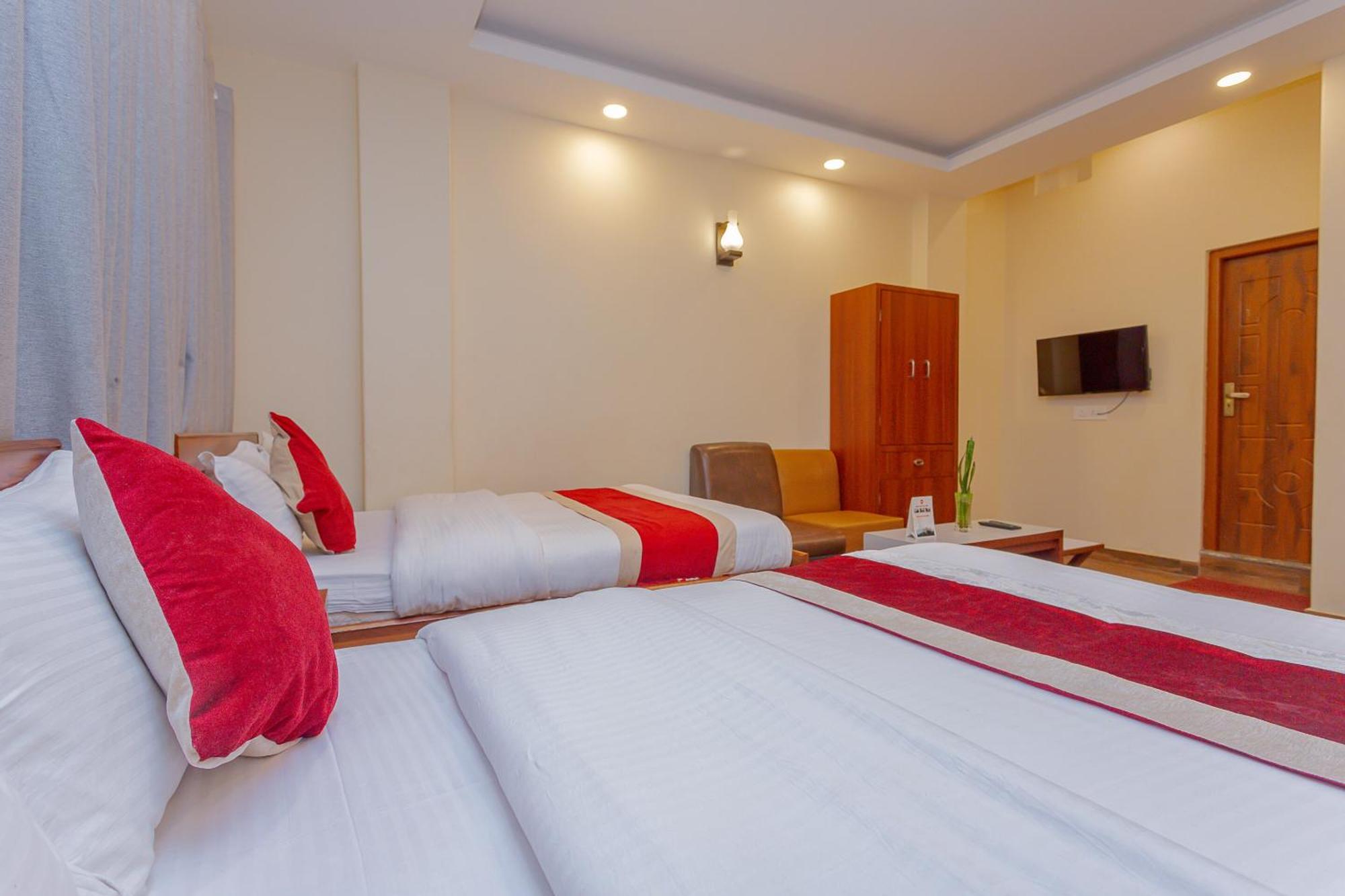Oyo 799 Hotel Tik Tok Pvt Ltd. Kathmandu Exterior photo